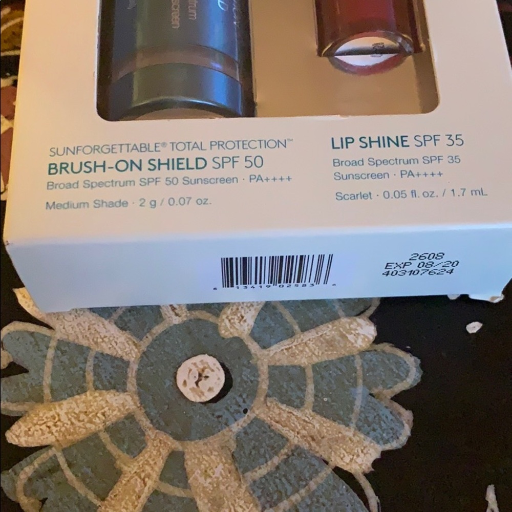 Colorescience Holiday Kit Medium NEW - Picture 5 of 5